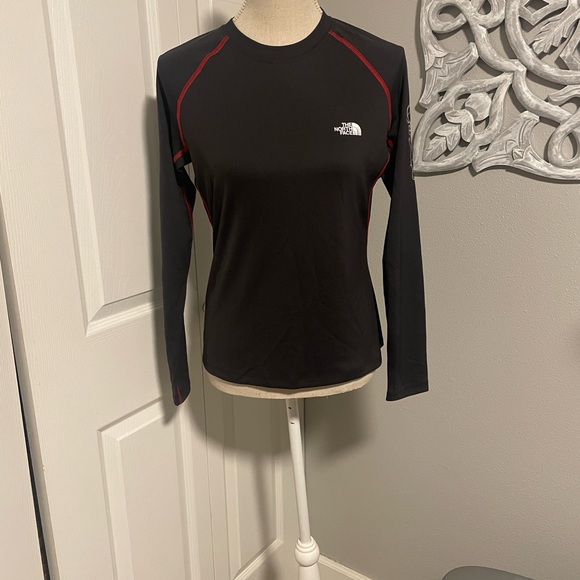 The North Face Women's Black and Red Long Sleeve Athletic Top - Picture 1 of 4